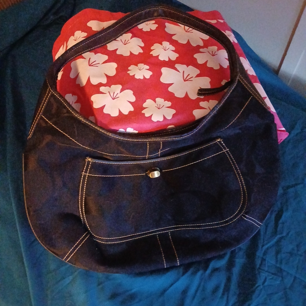 Stylish Black Coach Tote bag